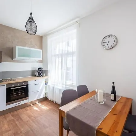 2 Bedrooms Apt Near Wenceslas Sq Prague Exterior photo