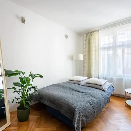 2 Bedrooms Apt Near Wenceslas Sq Prague Exterior photo