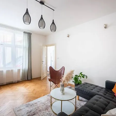 2 Bedrooms Apt Near Wenceslas Sq Prague Exterior photo
