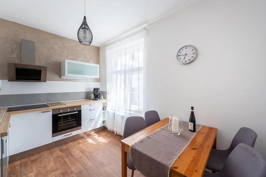 2 Bedrooms Near Wenceslas Sq Praha