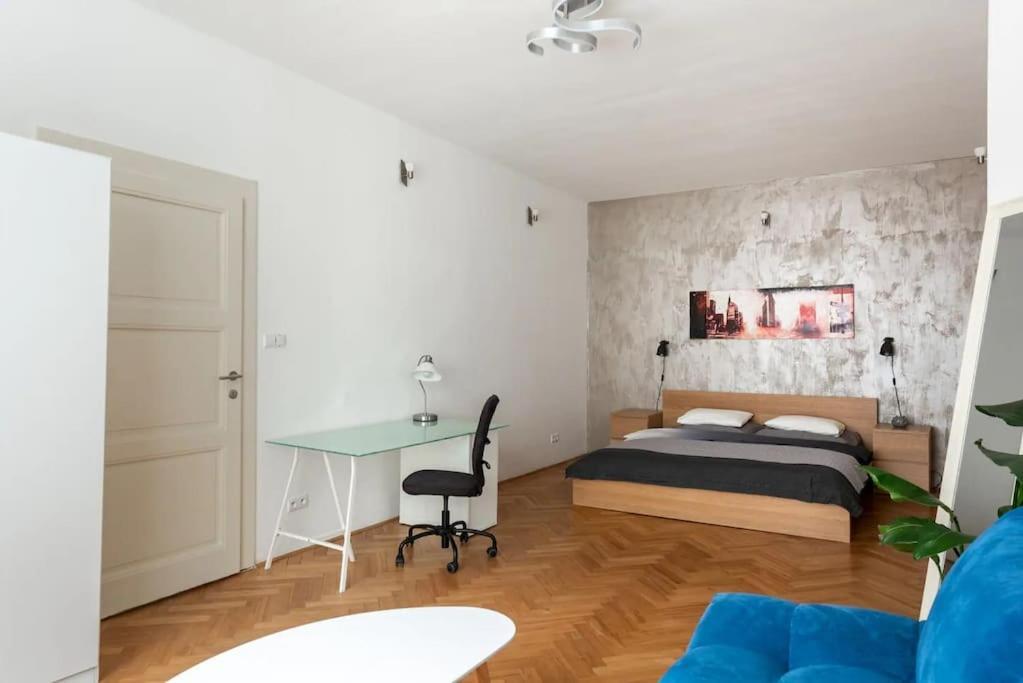 2 Bedrooms Near Wenceslas Sq Apartmán *