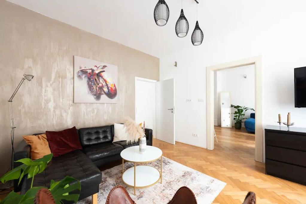 2 Bedrooms Near Wenceslas Sq * Praha