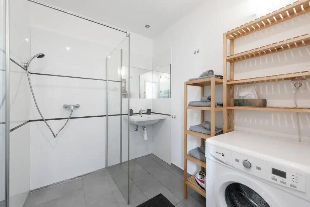 2 Bedrooms Near Wenceslas Sq Apartmán *