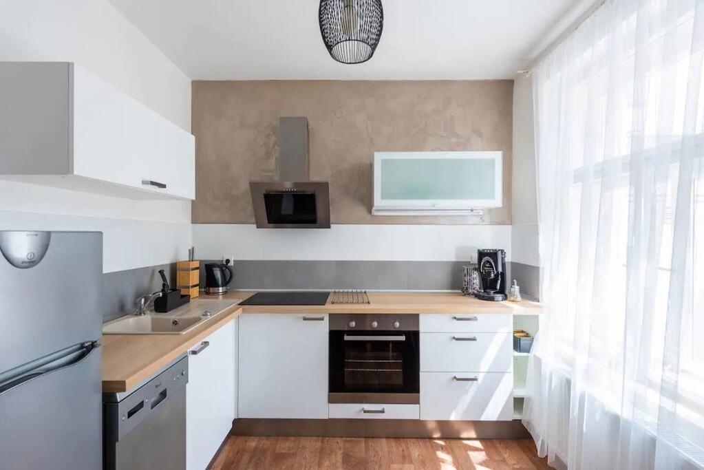 2 Bedrooms Near Wenceslas Sq * Praha